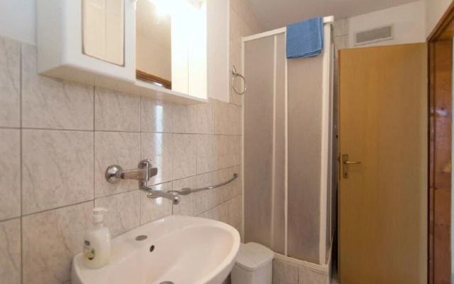 Jakša - Close to the sea & Free Parking - A2