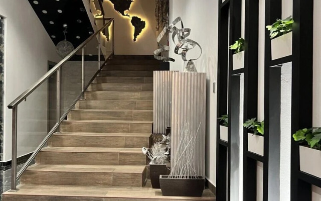 Basha Hotel & Restaurant