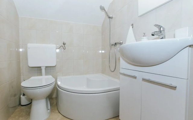 Apartment Dajana, near the beach