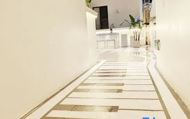 Sunny House