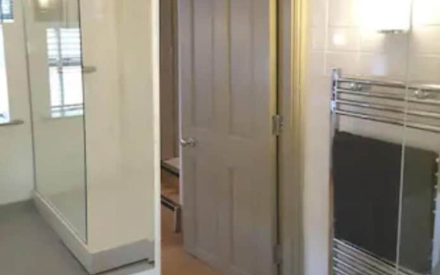 Sparks - Family Suite in Canalside Guesthouse
