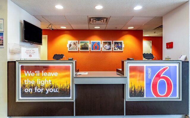 Motel 6 Caseyville, IL - Caseyville Il