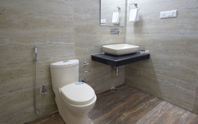 OYO 11552 Hotel Rising Star