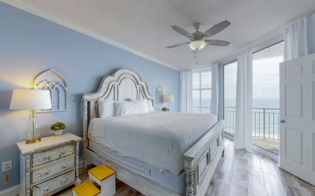 Palacio Condominiums