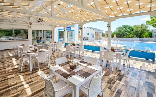 Queen Aphrodite Hotel