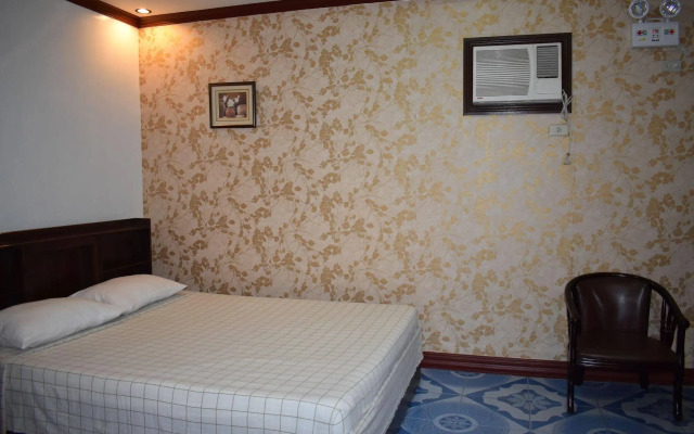 OYO 701 R-kings (former Tomobe Hotel And Restaurant)