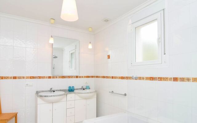 Tranquil Holiday Home in Moraira With Private Pool