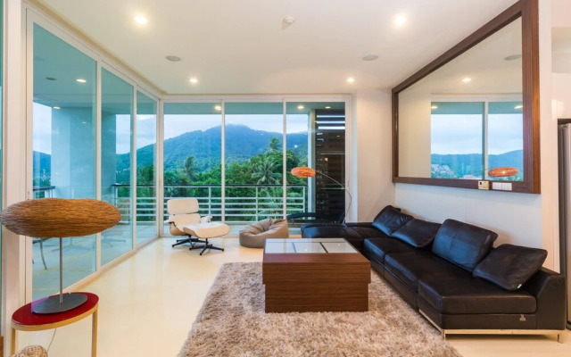 The Palm at Veloche by Lofty