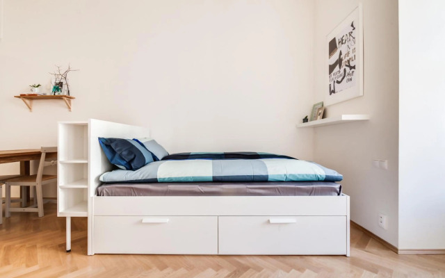 Trendy Local Apartment