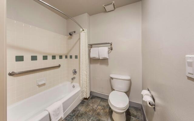 Best Western Plus John Jay Inn & Suites