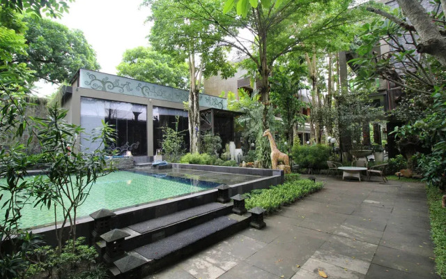 Savita Inn