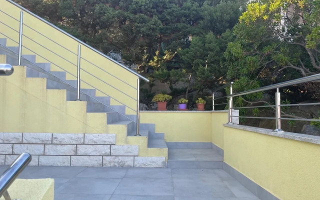 Sunrise Sunset Seaview Walk to Vis Iconic Beaches