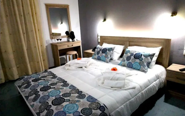 Astron Hotel