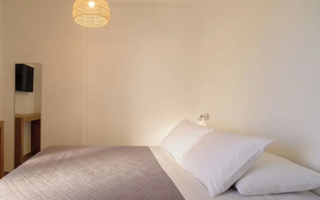 Elia Pyrgos Suites