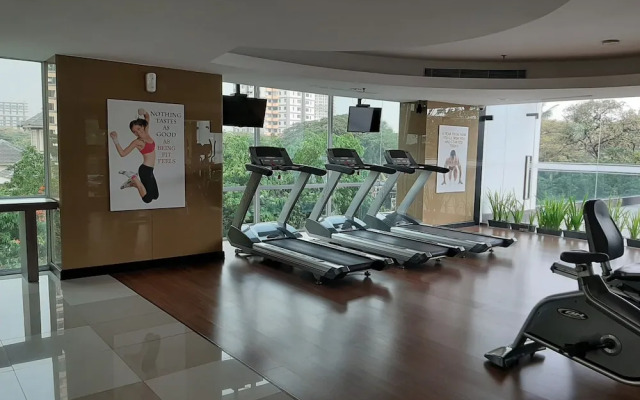 Modern Comfy Studio Apartment at U Residence