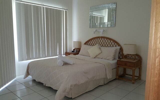 Golden Sands Beachfront Apartment Resort