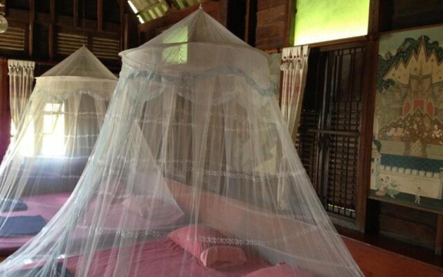 Ayothaya Riverside House