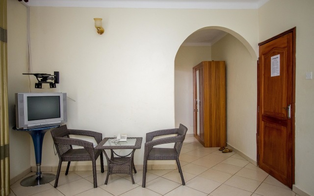 Tiptone Hotel