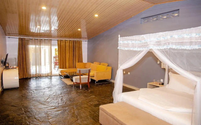 La Villa Cafe & Suites