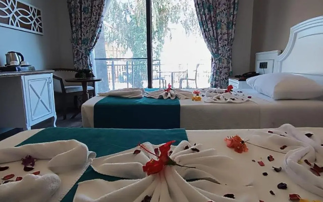 Polaris Hayat Motel