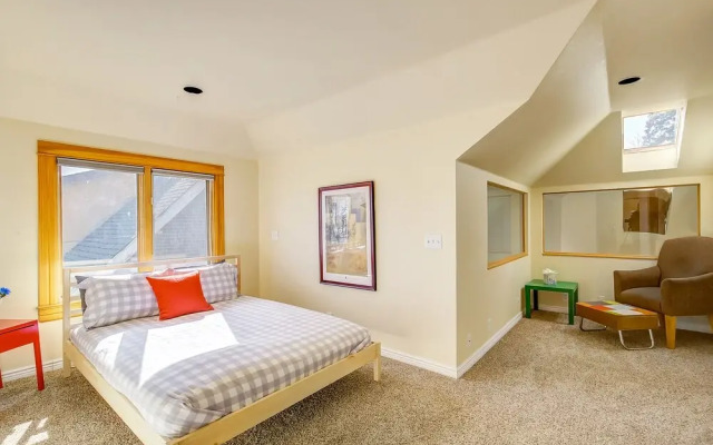 Walk to Tennyson & 32nd Ave! Sleeps 8!