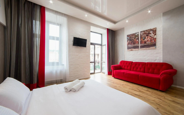 Miskevycha Square 5a Apartment- view of the center of Lviv with a balcony