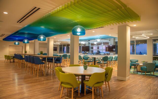 Holiday Inn Resort Oceanfront at Surfside Beach by IHG