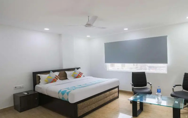 OYO 79600 The Premium Villa