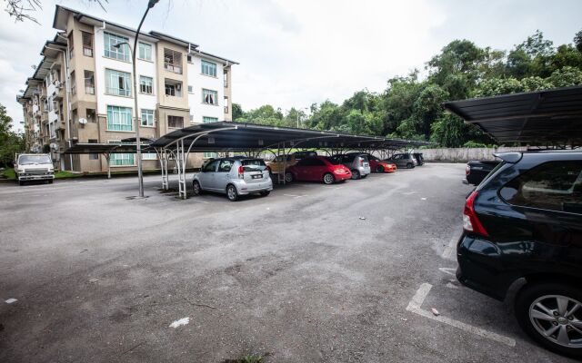 Natol Homestay - Kuching Home Penthouse Airport Road