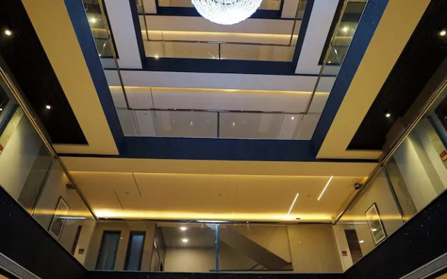 OPO Hotel Iffco Chowk