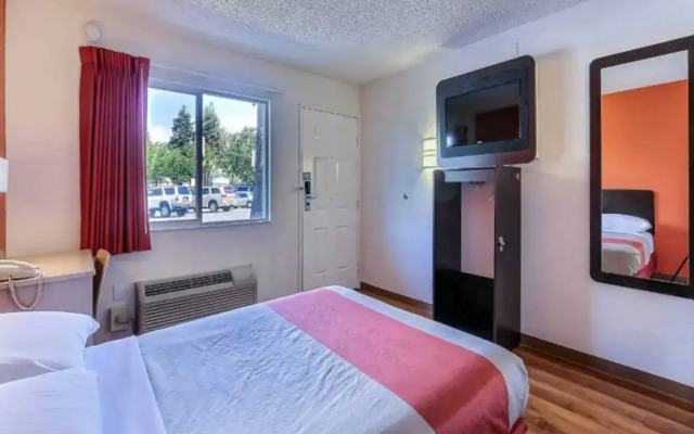 Motel 6 Pleasanton, CA