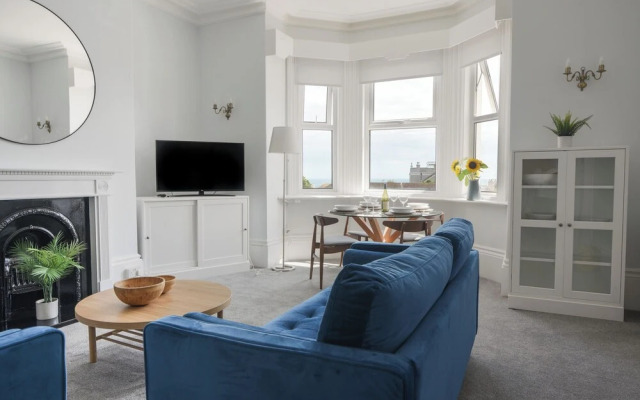 Flat 2, 10 Seafield Road