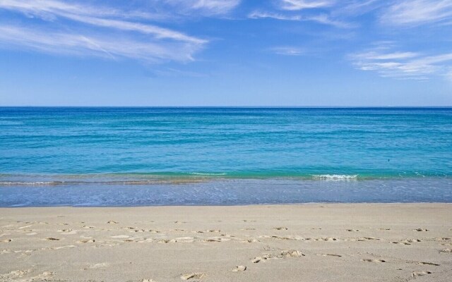 Coastal Studio by Hollywood Beach Boardwalk