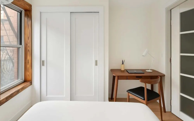 22-3b Sleek Modern 1BR Gramercy