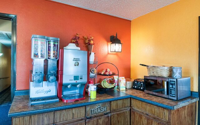 Rodeway Inn Benton Harbor