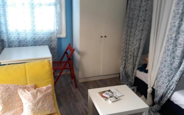 Romantically allured studio next to the center