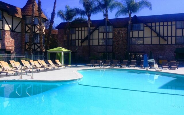 Anaheim Majestic Garden Hotel