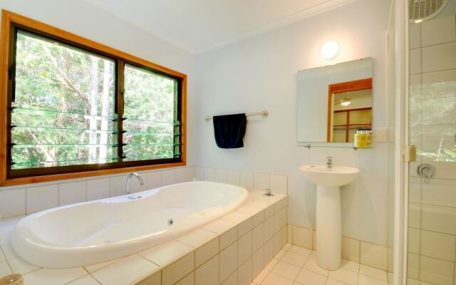 Planula Bed & Breakfast Retreat