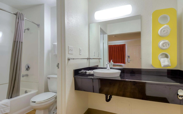 Motel 6 San Diego, CA - North