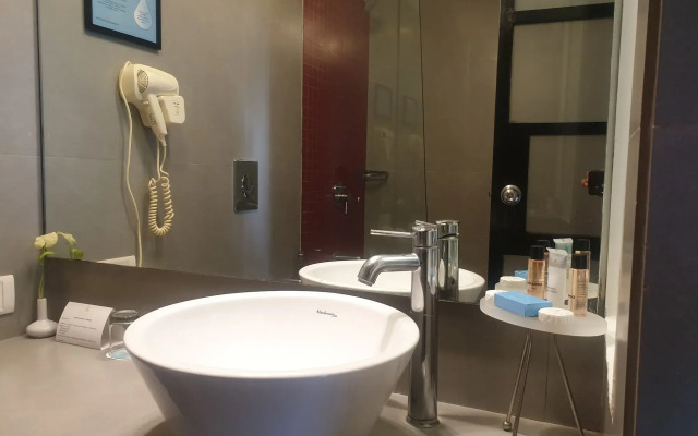Whispering Palms Beach Resort