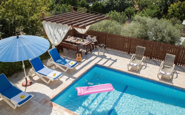 Coral Bay Sunlight Villa