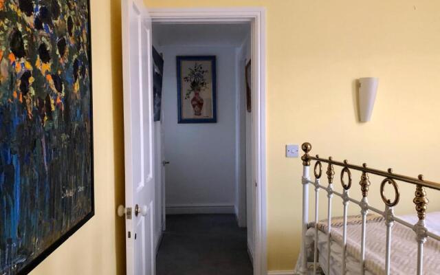 Charming 2-bed Apartment in Waterloo, Liverpool