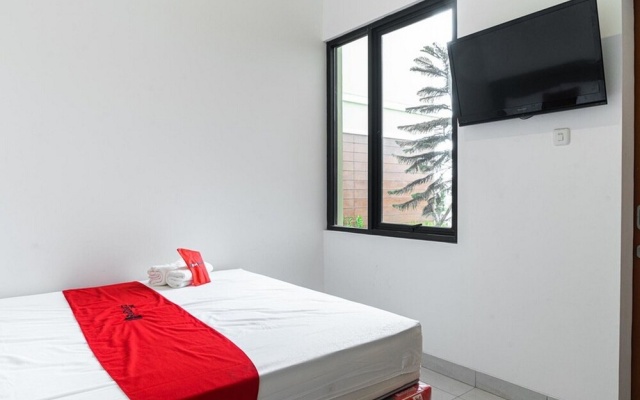 EcoHome Citra Raya Tangerang by RedDoorz – Guest Rooms – Tigaraksa