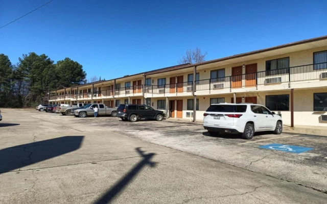 Executive Inn by OYO Kilgore North