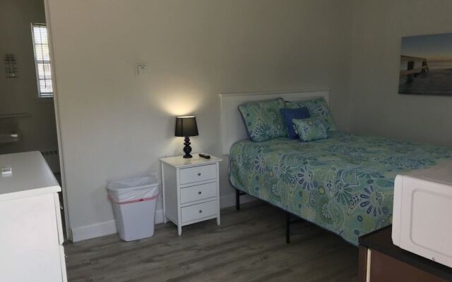 Riverside Motel and Marina Manistee