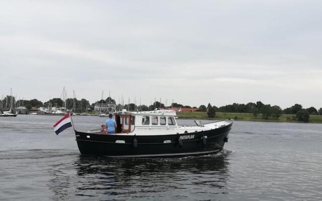 Privé B&B Motorsailer Rataplan