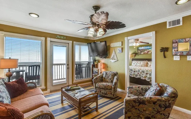 Seascape 1209 2 Bedroom Condo by RedAwning