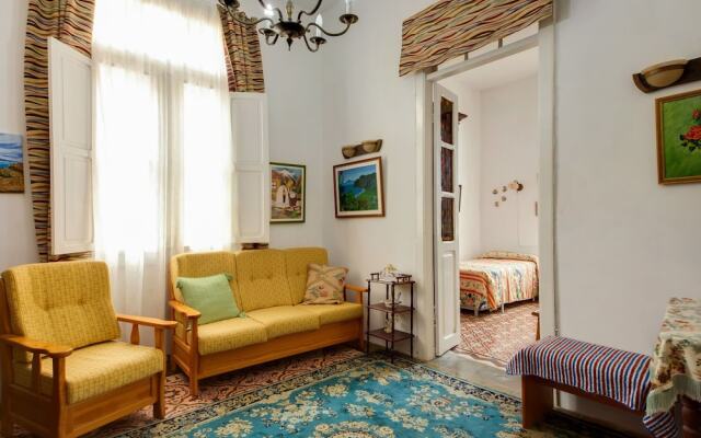 Beautiful Mansion in Hermigua, la Gomera with Patio