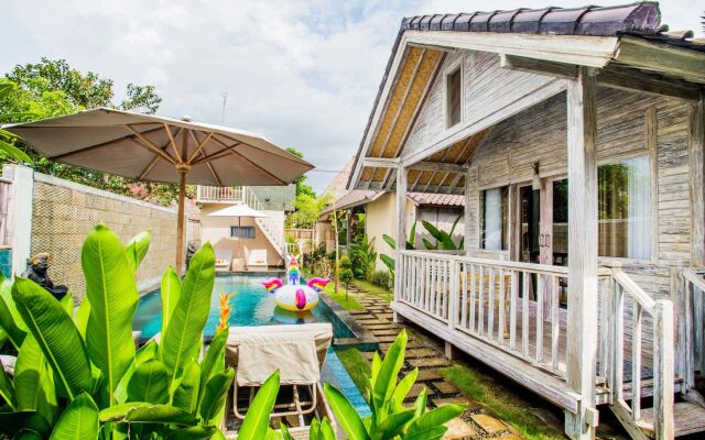The Syron Huts Lembongan