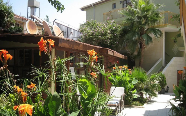 Yali Hotel